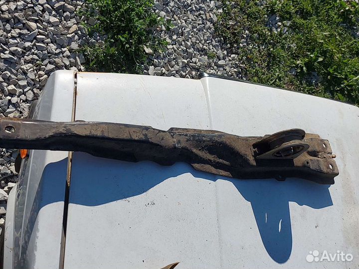 Балка поперечная митсубиси ланцер