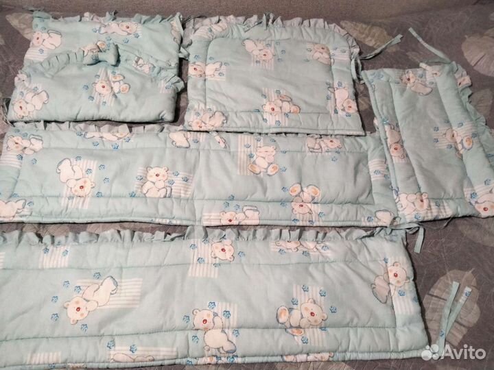 Бортики в кроватку с балдахином