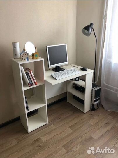 Стол письменный новый,в коробке