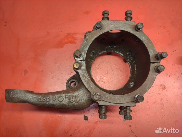 Поворотный кулак Patrol Y60 1987-1997г