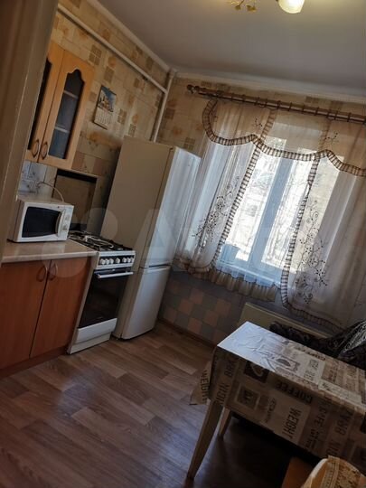 2-к. квартира, 50 м², 2/10 эт.