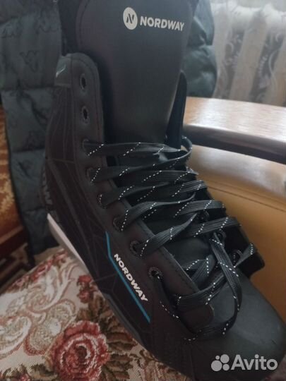 Коньки хоккейные 42 размер 2000т