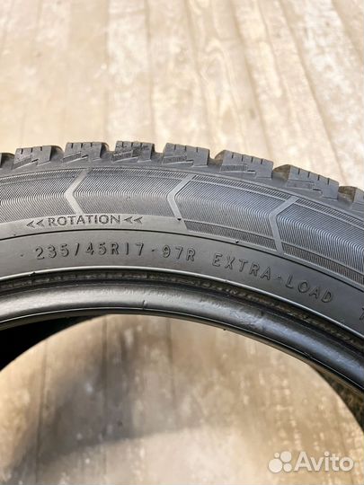 Triangle Snowlink PL02 235/45 R17