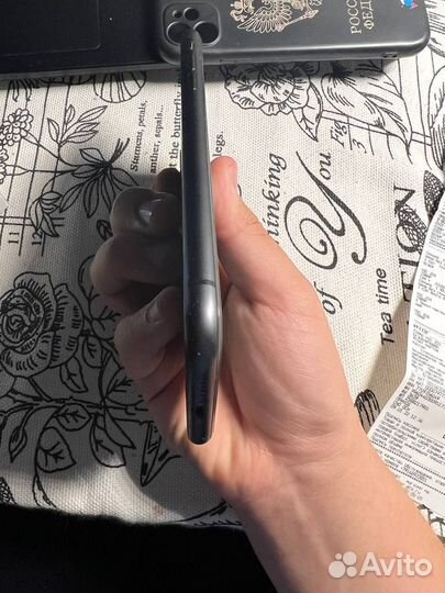 Телефон iPhone 11