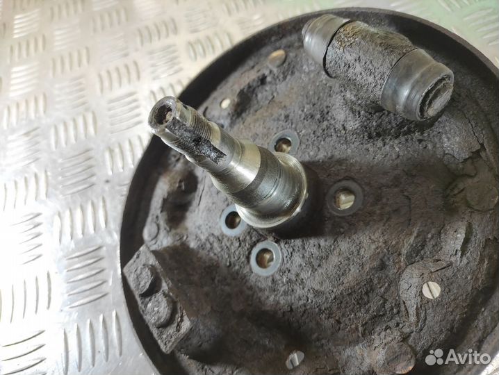 Щит опорный Audi 80/90 1986 1991