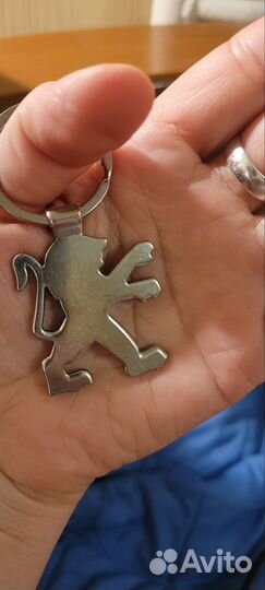 Брелок Пежо отдам