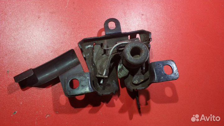 Замок капота Subaru Forester SF5 EJ20 1996-1999