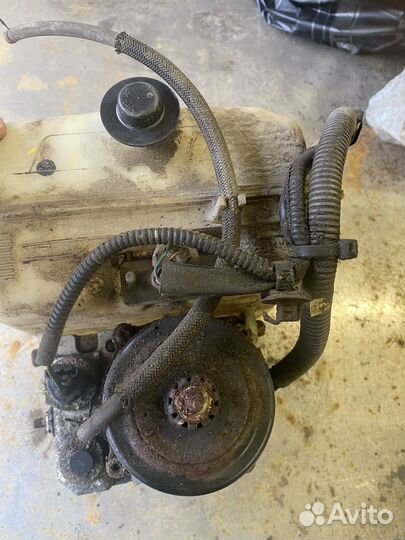 Насос гидроподвески lx 570