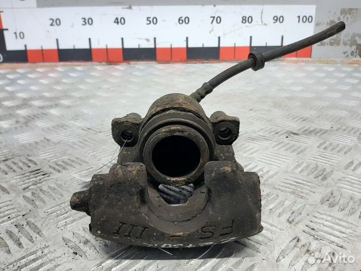 Суппорт передний правый Volkswagen Beetle