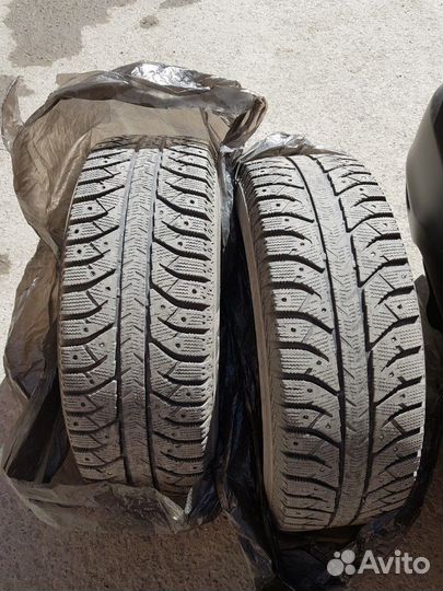 Bridgestone Ice Cruiser 7000 215/65 R16