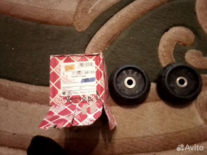 Опоры амортизатора Opel Vectra A пара