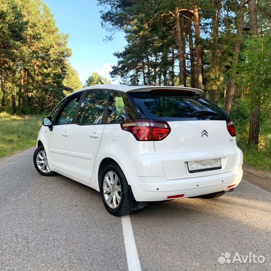 Аренда экономичного автомобиля Citroen C4