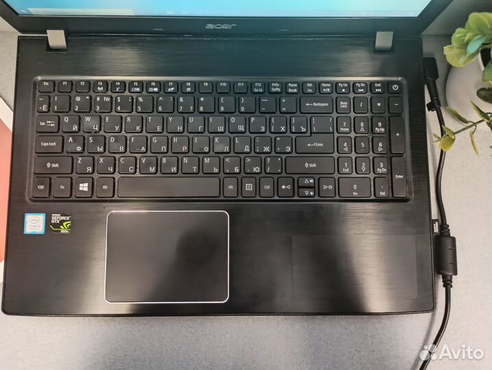 Ноутбук Acer/i5 7200/8GB/GTX950M/1000GB