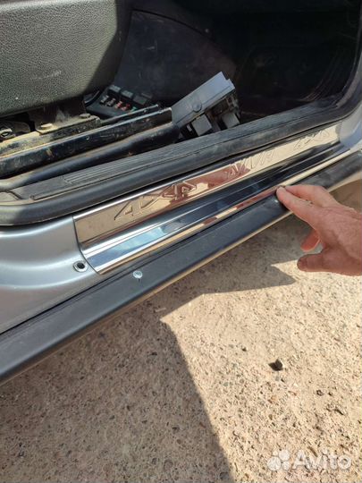 Накладки на пороги Chevrolet Niva (нержавейка)