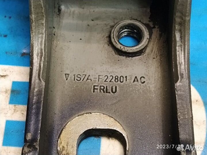 Петля передняя левая Ford Mondeo 00-07