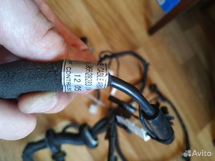 Проводка крышки багажника Каптива