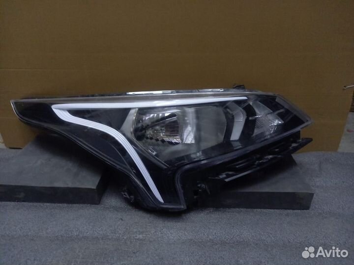 Стекло фары правой Kia Rio X-Line 20-23