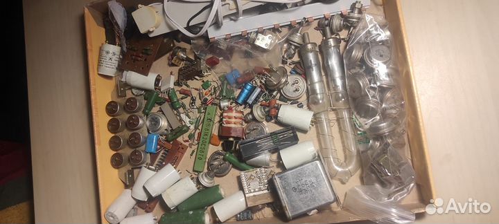 Транзисторы, радиодетали и т.д. ворох