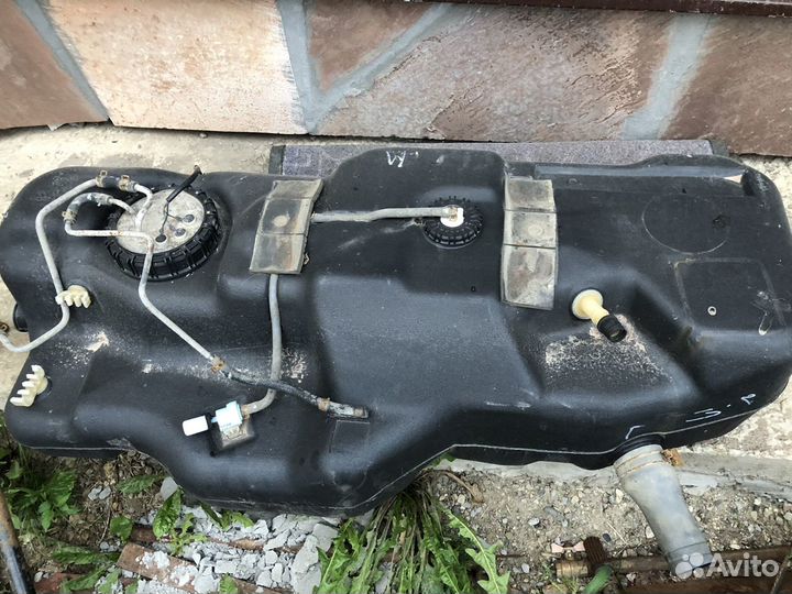 Топливный бак, бензобак hyundai Starex, H-1 H-200