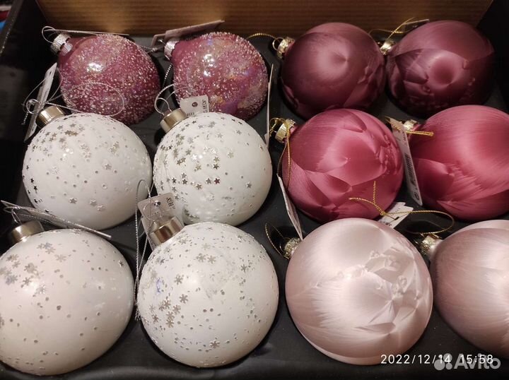 Стеклянные елочные шары от Koopman Inc