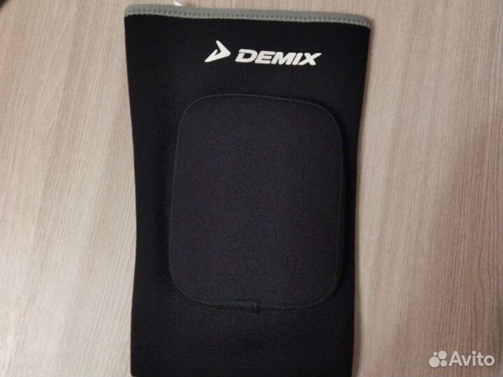 Наколенники demix