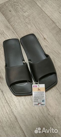 Шлепанцы женские