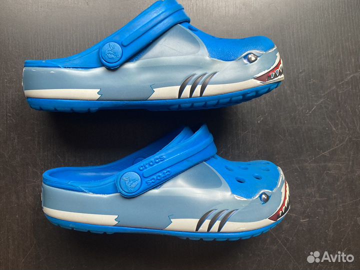 Crocs детские акулы С 8