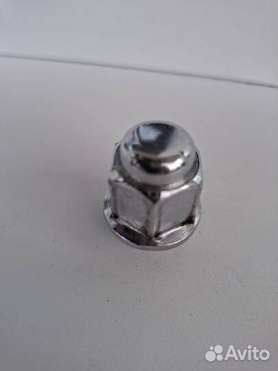 Гайка колесная