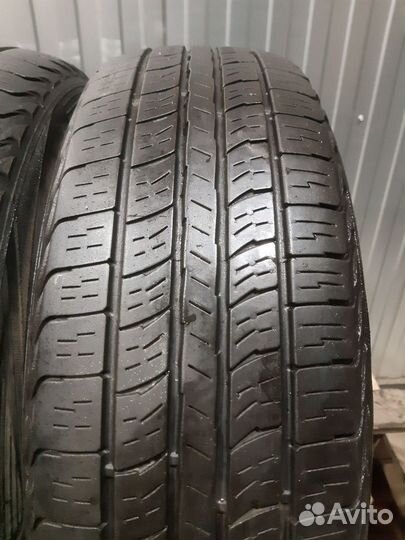 Kumho Road Venture APT KL51 225/75 R16