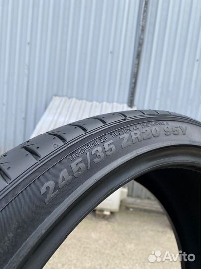 Kumho Ecsta PS71 245/35 R20 и 275/30 R20 97Y