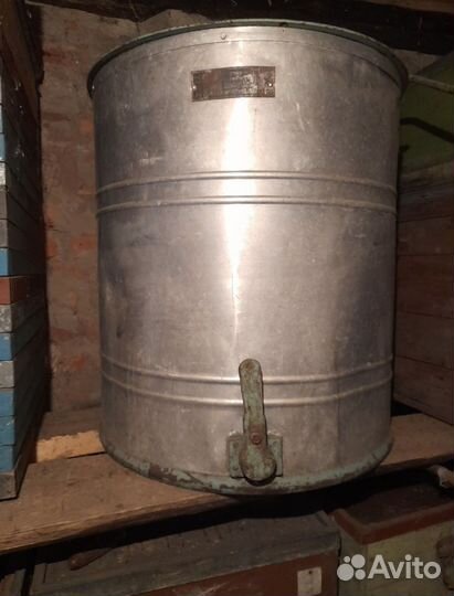 Медогонка бу 2-х рамочная