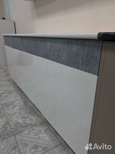 Кухонный гарнитур 2м