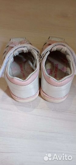 Сандалии для девочки