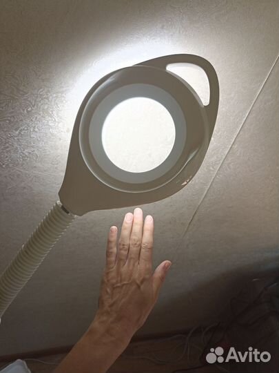 Лампа-лупа напольная для косметолога бу