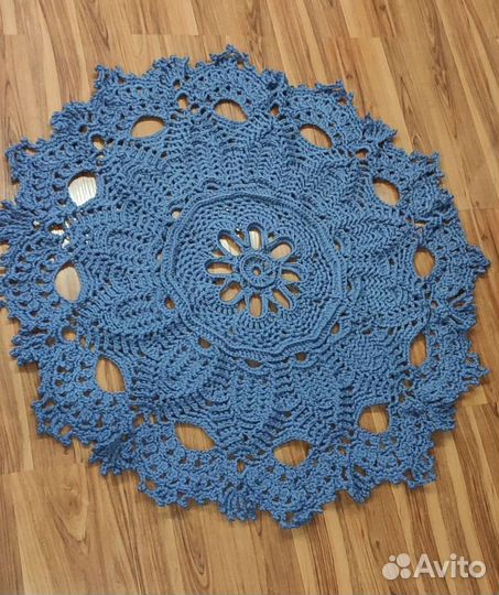 Коврик вязаный