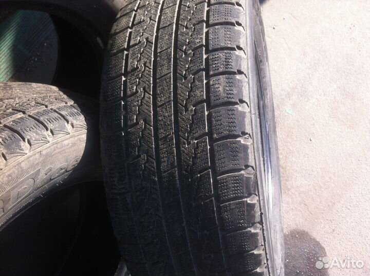 Nexen Winguard Ice 215/60 R16