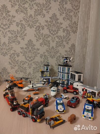 Lego City полицейский участок+еще 6 наборов лего