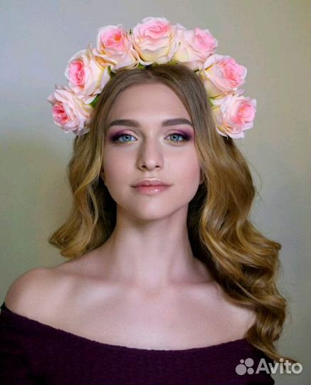 Пышные венки из бордовых роз на девичник