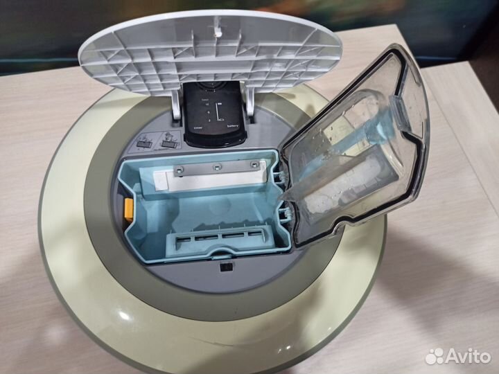 Робот пылесос LG hom bot VRF3043LS