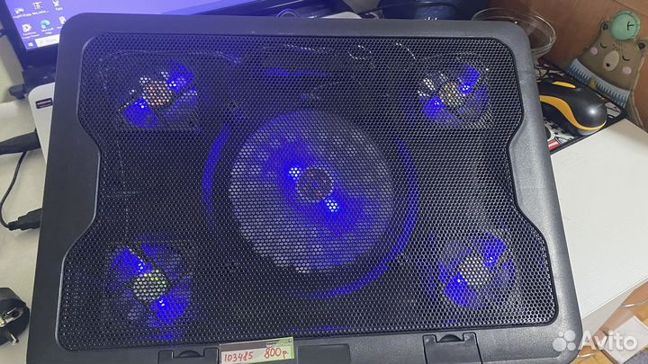 Охлаждающая подставка вентилятор для ноутбука