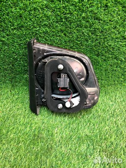 Фонарь крышки багажника правый Volkswagen Tiguan