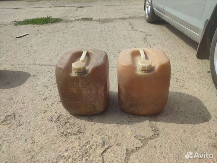 Пластмассовая канистра