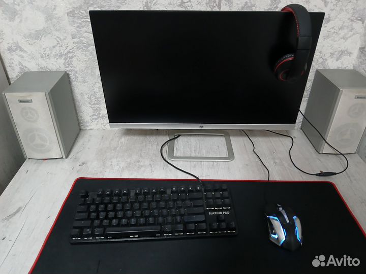 Компьютер, монитор, клавиатура, мышь