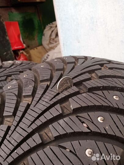 Sava Eskimo Stud 215/55 R17 94T