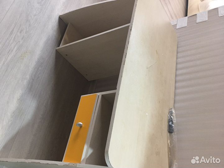 Письменный стол