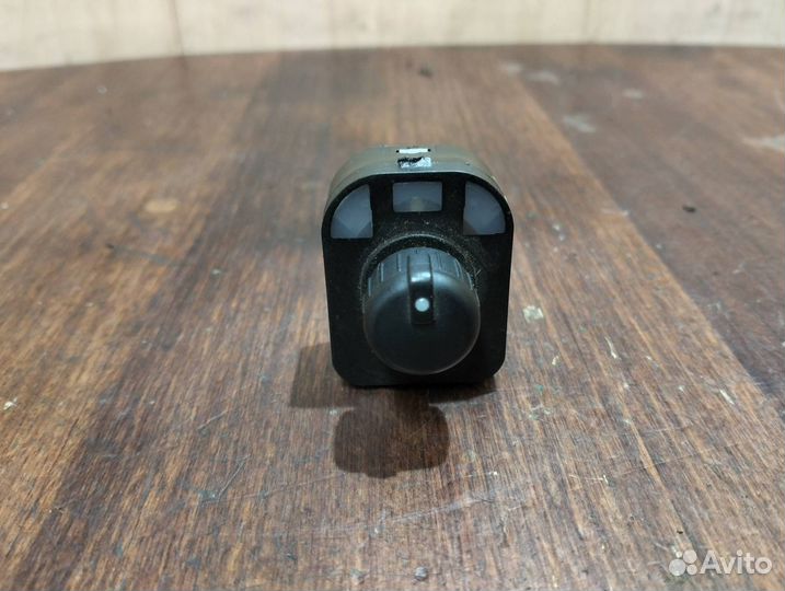 Джойстик регулировки зеркал Audi A4 B7 8E0959565