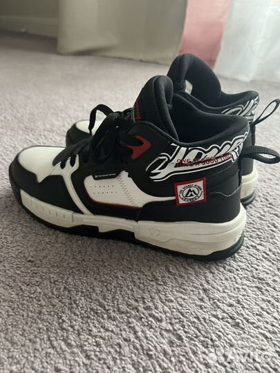 Кроссовки утепленные зима-осень