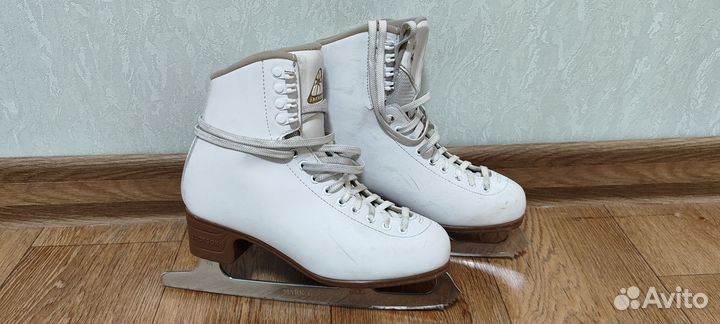 Фигурные коньки jackson excel