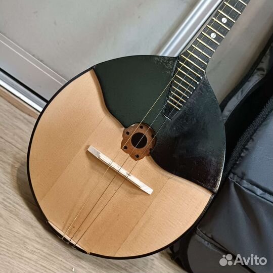 Домра малая (прима) новая с чехлом в муз школу