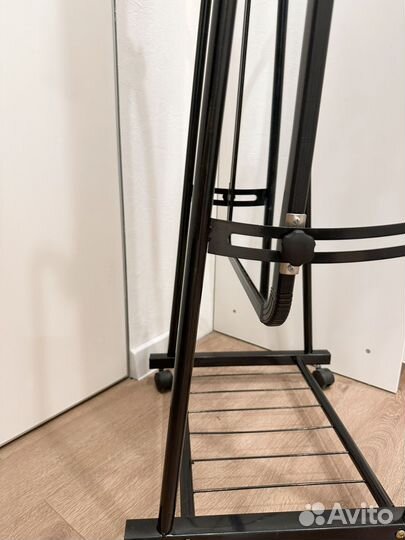 Зеркало напольное на колесах